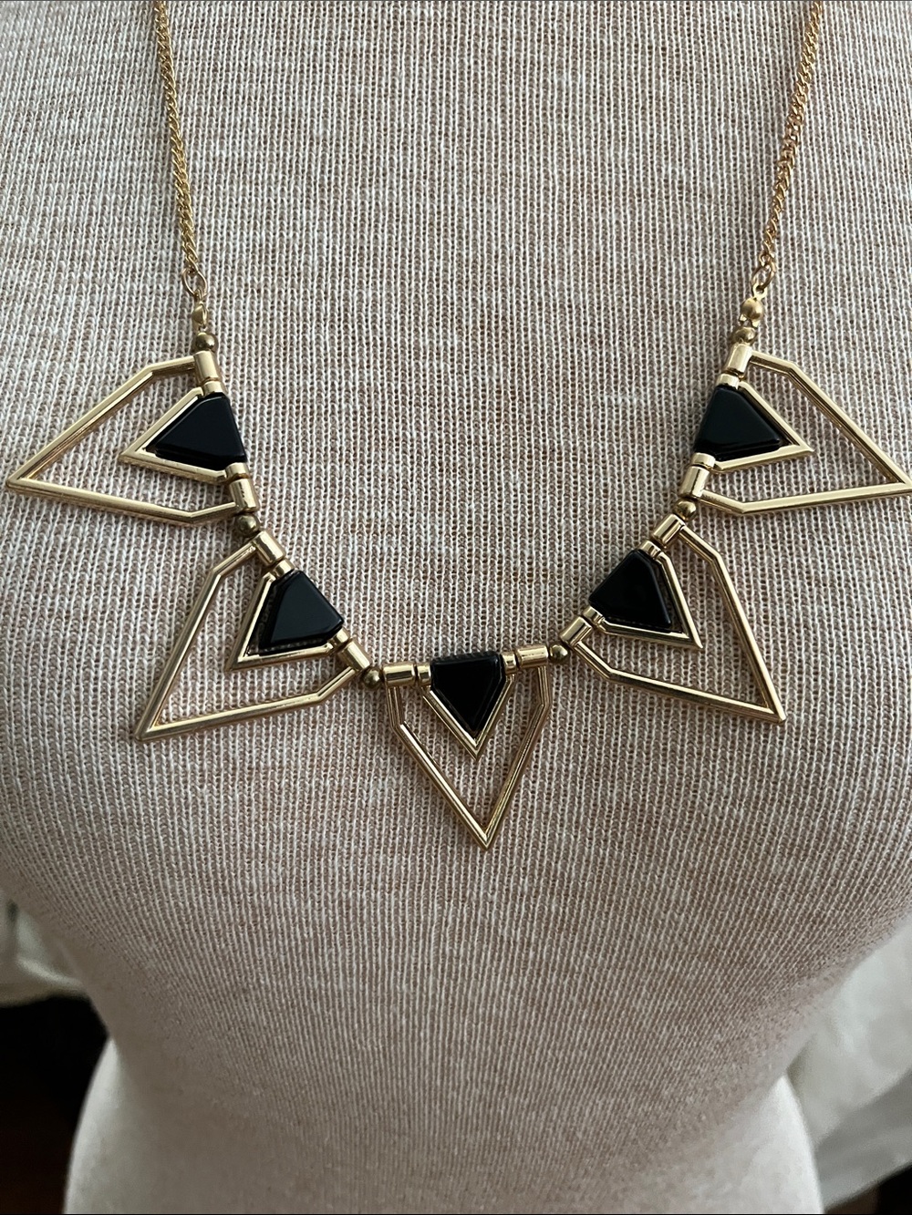 🎁Gold Geometric Necklace with qBlack Inlay - Women Jewelry NWOT